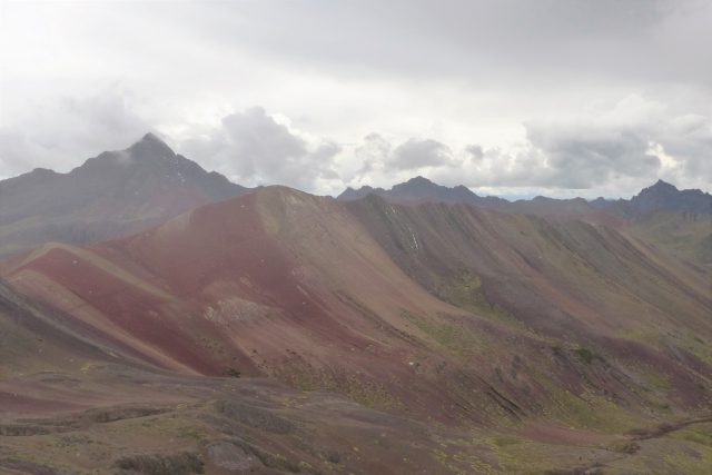 red valley - rainbow mountain